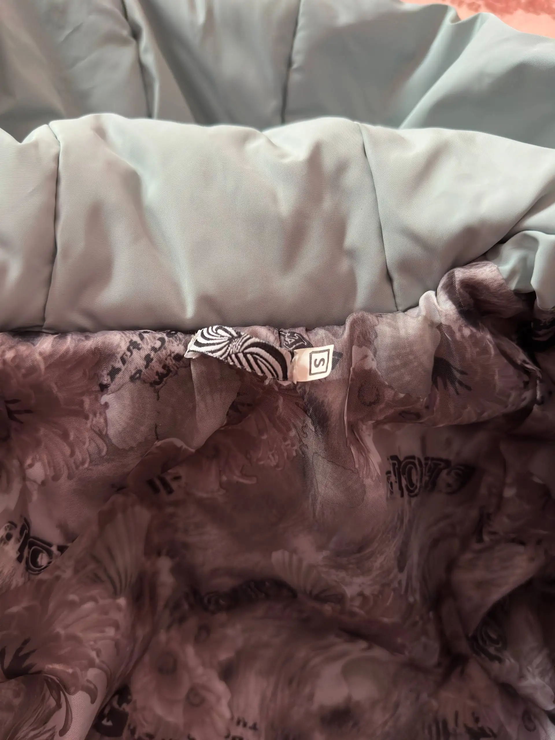 Женская демисезонная куртка в новом состоянии - Верхняя одежда (Одежда) в Волноваха