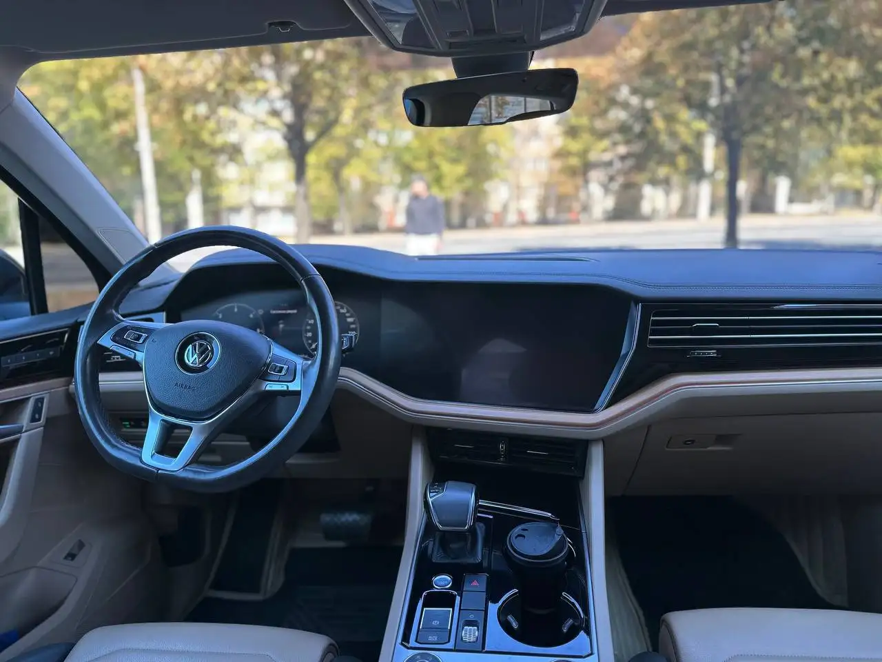 Volkswagen Touareg 2018 года с дизельным двигателем - Внедорожники, кроссоверы (Авто) в Макеевка