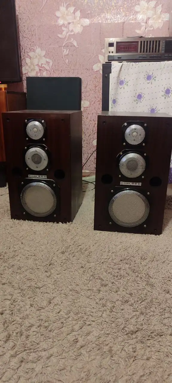 Продажа акустики Эстония и кливер 150 ас - Аудиотехника (Электроника) в Волноваха