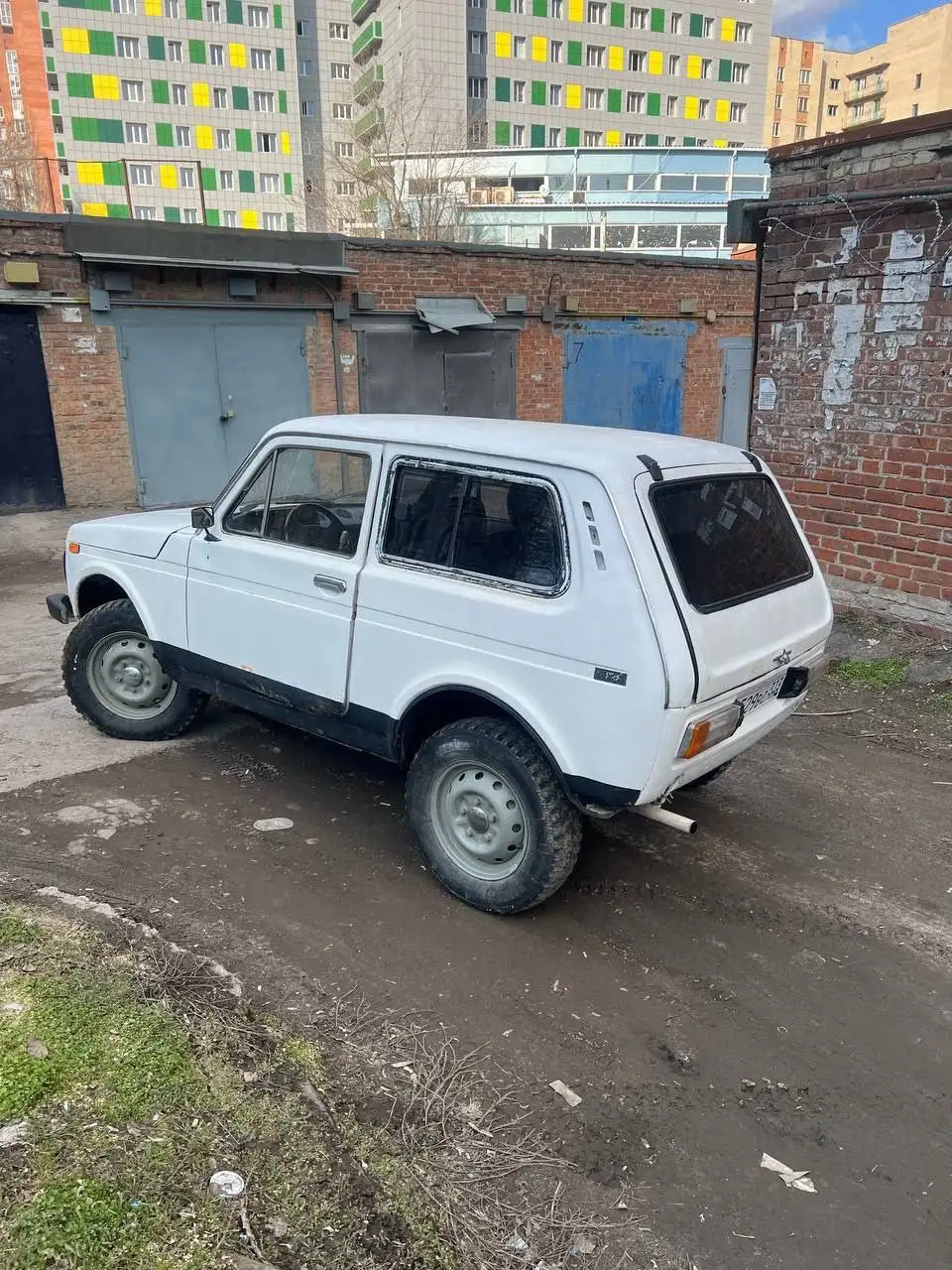 Продам Ниву на полном ходу - Внедорожники (Авто) в Волноваха