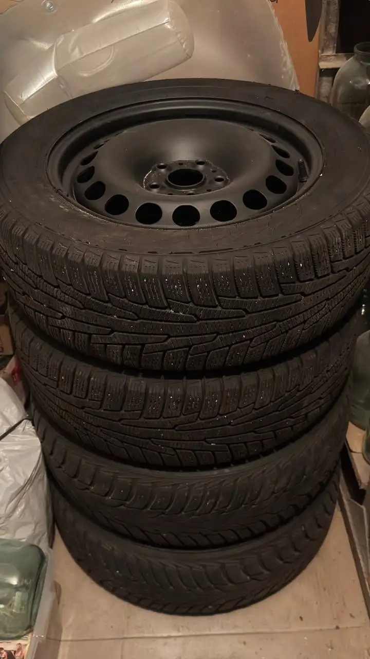Комплект резины с оригинальными дисками и колпаками R16 - Шины и диски (Авто) в Волноваха