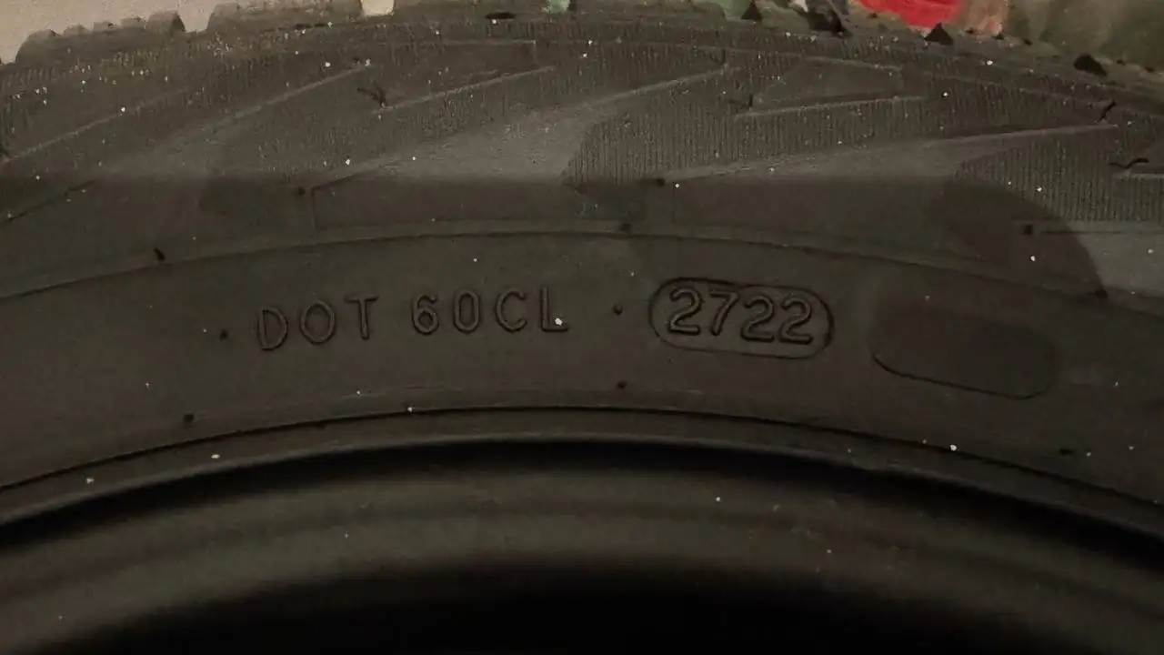 Комплект резины с оригинальными дисками и колпаками R16 - Шины и диски (Авто) в Волноваха