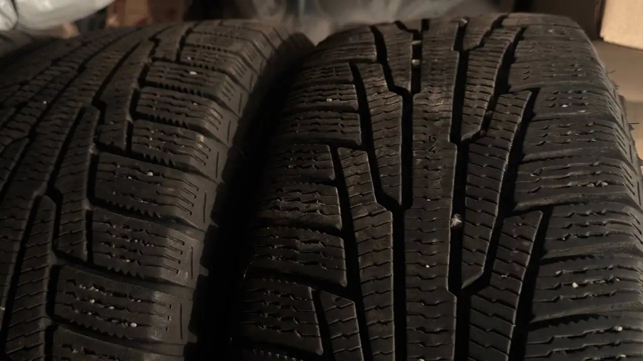 Комплект резины с оригинальными дисками и колпаками R16 - Шины и диски (Авто) в Волноваха