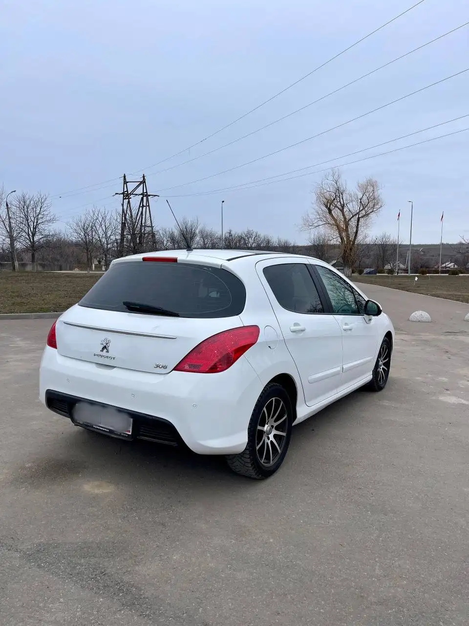 Peugeot Пежо 308 2011 г. Автомат - Легковые автомобили (Авто) в Краснодон