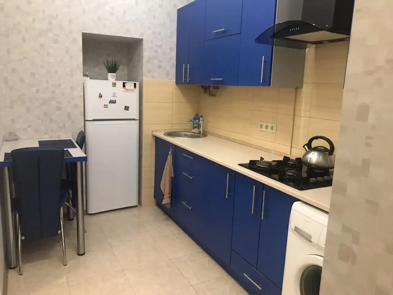 Сдается 1-комнатная квартира в Киевском районе - Аренда квартир (Недвижимость) в Донецк