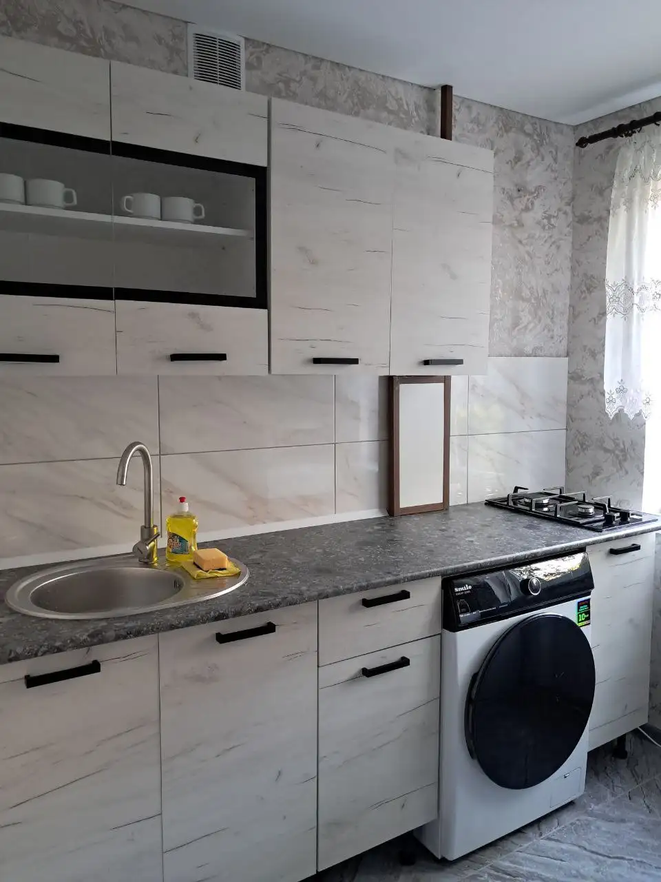 Посуточная аренда квартиры в центре Макеевки - Аренда квартир (Недвижимость) в Макеевка