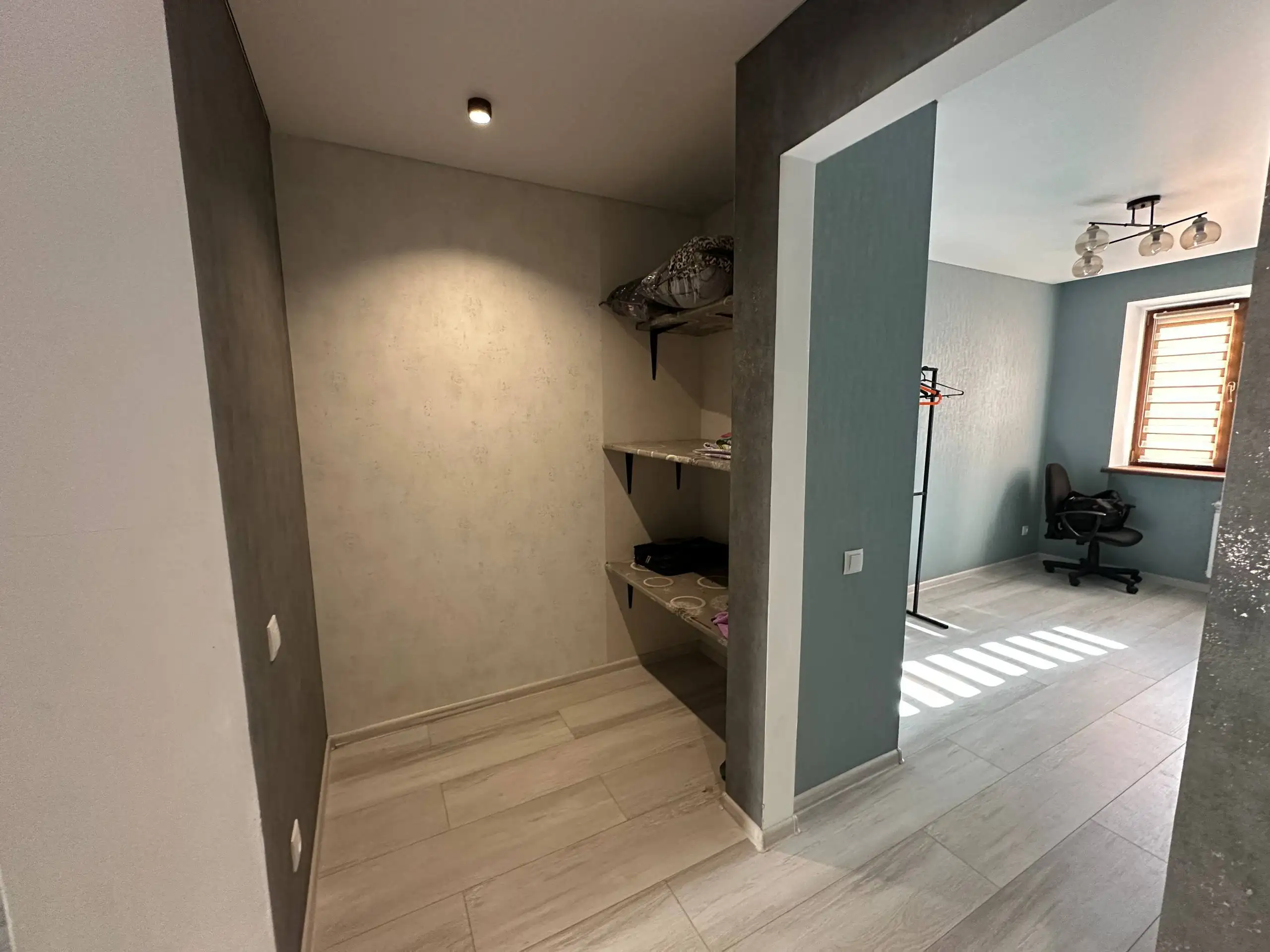 Продажа 3-комнатной квартиры в Мариуполе, Приморский район - Квартиры (Недвижимость) в Мариуполь