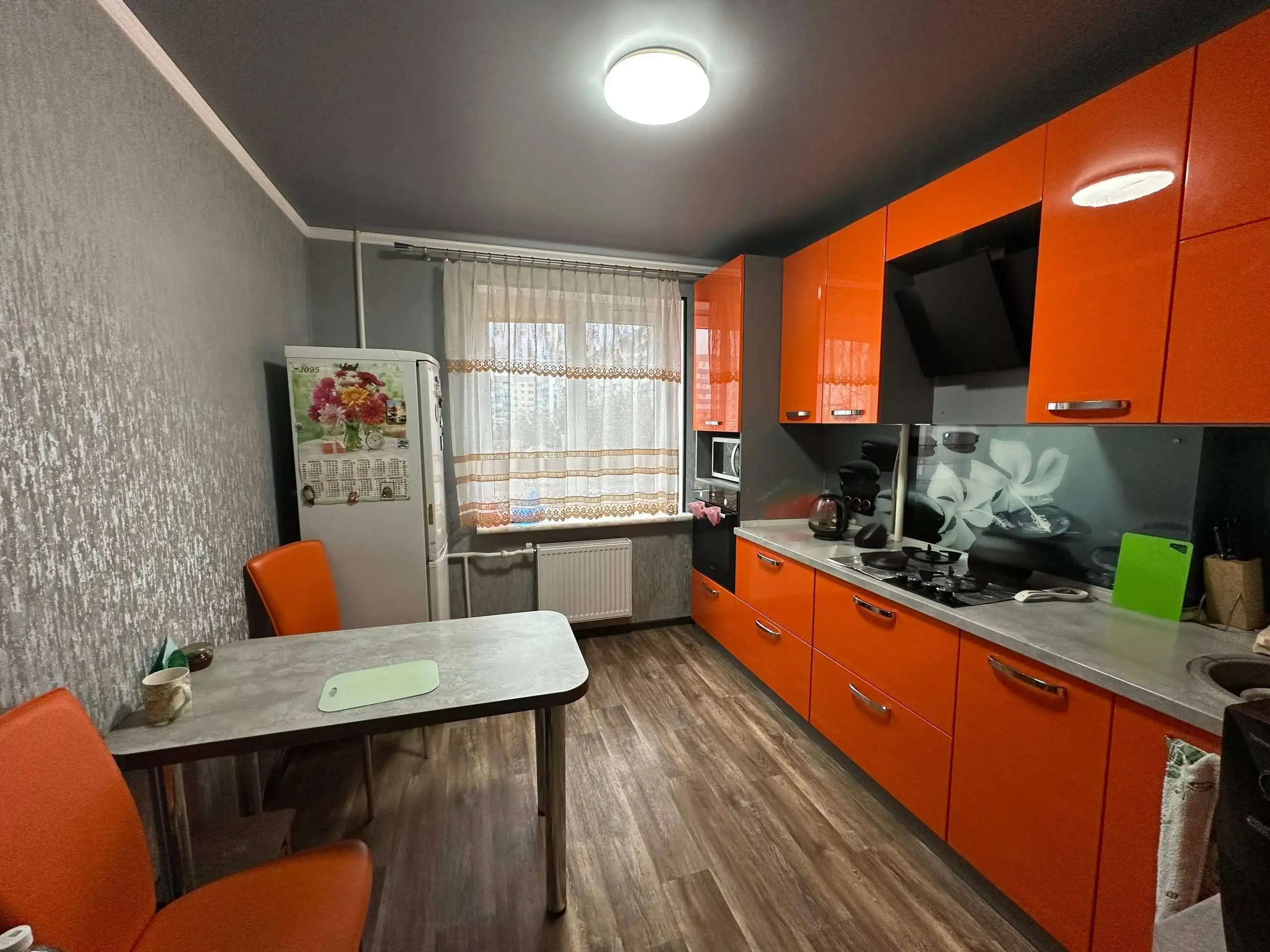 Продажа трехкомнатной квартиры с евроремонтом в Мариуполе - Квартиры (Недвижимость) в Мариуполь