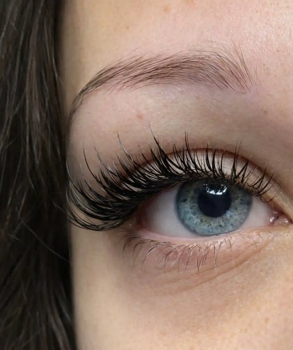 Услуги красоты: наращивание и ламинирование ресниц, оформление бровей - Косметология (Красота и здоровье) в Волноваха