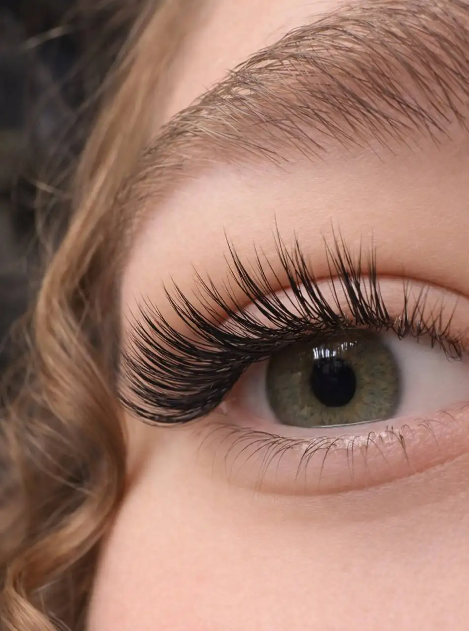 Услуги красоты: наращивание и ламинирование ресниц, оформление бровей - Косметология (Красота и здоровье) в Волноваха