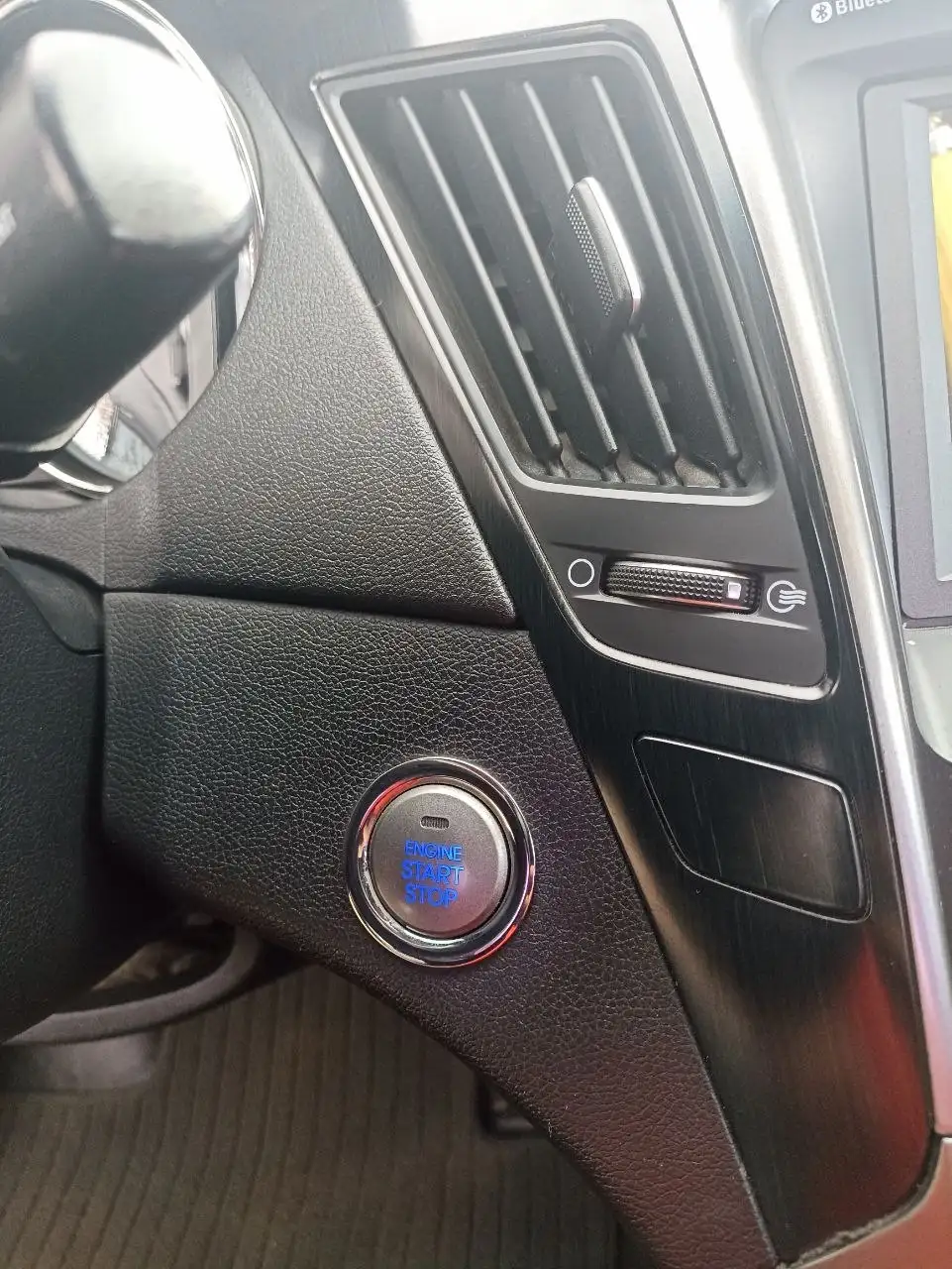 Продажа Hyundai Sonata 2014 года на газу - Легковые автомобили (Авто) в Волноваха