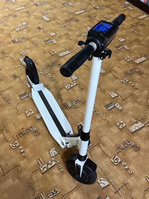 Продам электросамокат с неисправностью - Ноутбуки в Волноваха