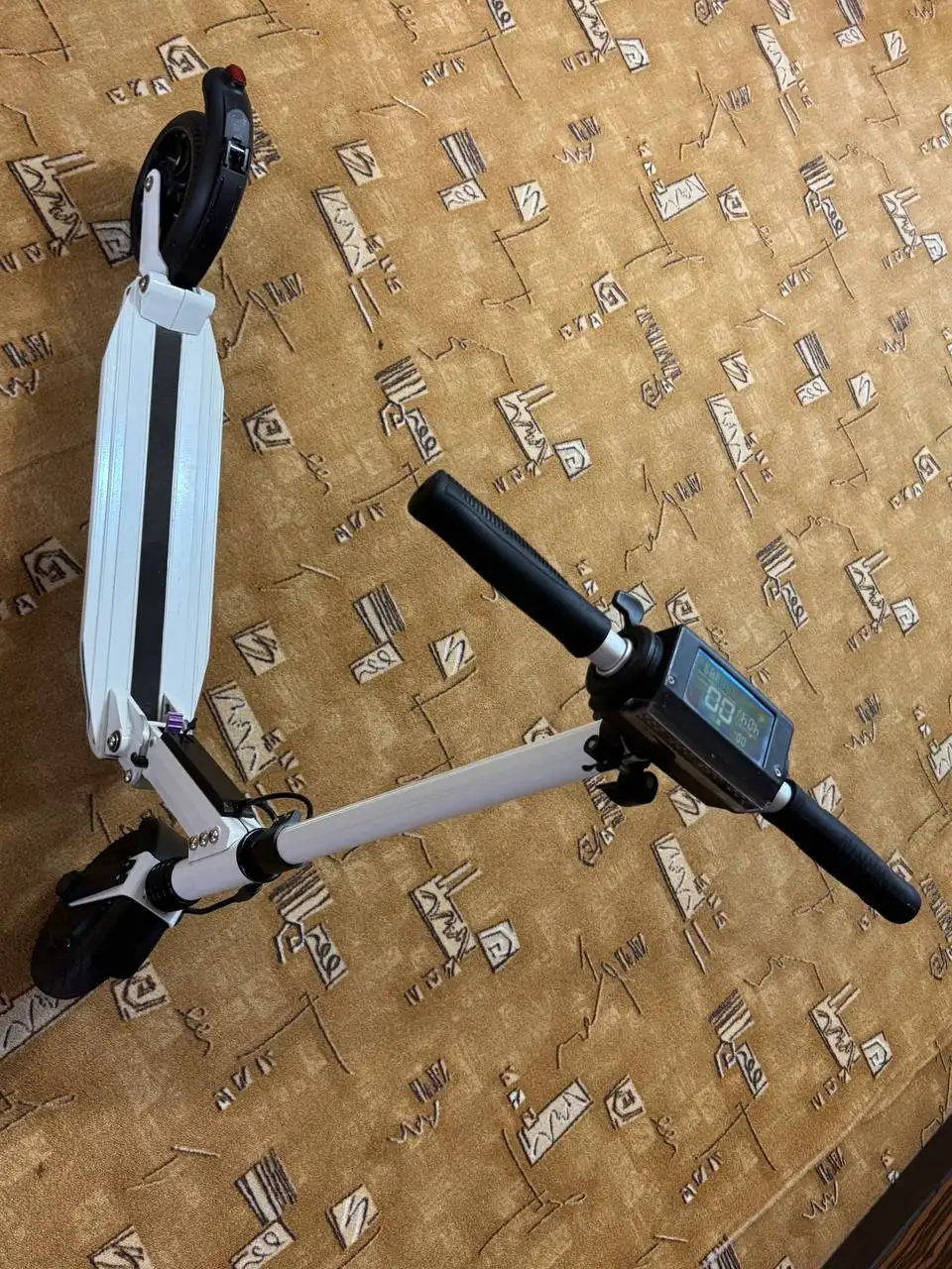 Продам электросамокат с неисправностью - Электроника в Волноваха