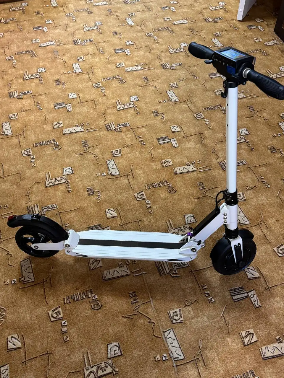 Продам электросамокат с неисправностью - Электроника в Волноваха
