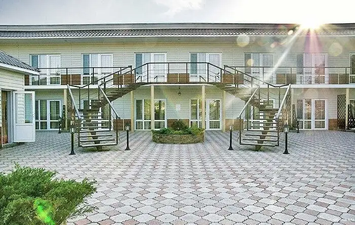 Продажа гостиницы на дальней Косе в Бердянске - Гостиницы (Недвижимость) в Бердянск