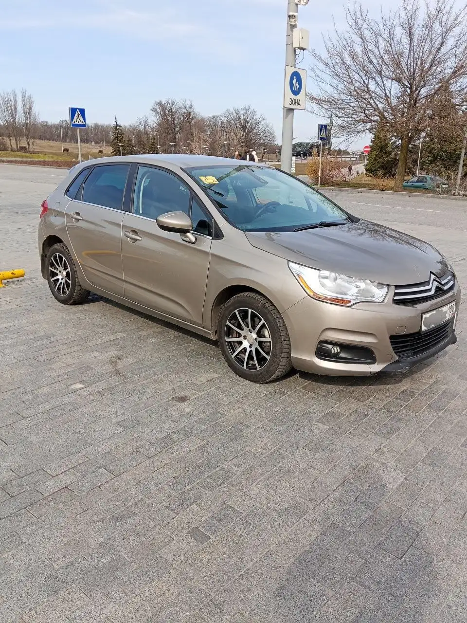 Продам Citroen C4 2012 года, 1.6, АКПП - Авто в Донецк