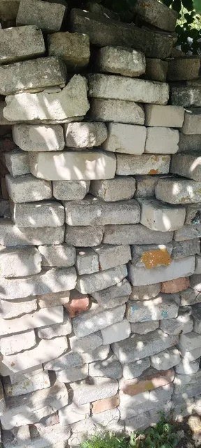 Продам б/у кирпич в Донецке - Сантехника в Донецк