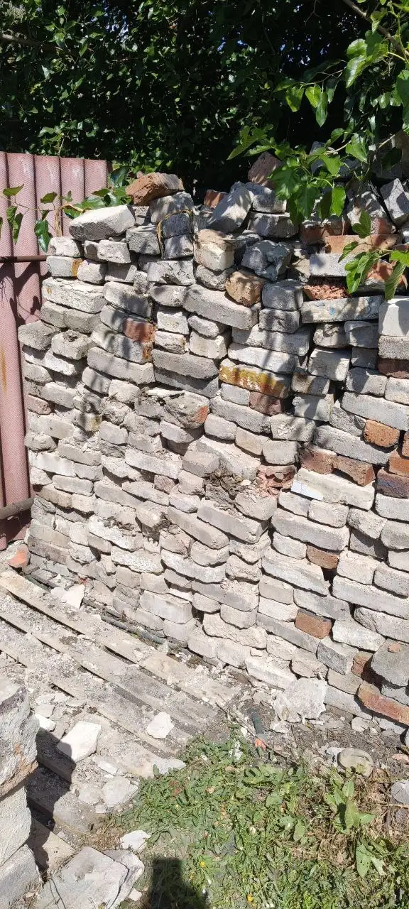 Продам б/у кирпич в Донецке - Строительные материалы (Для дома и дачи) в Донецк