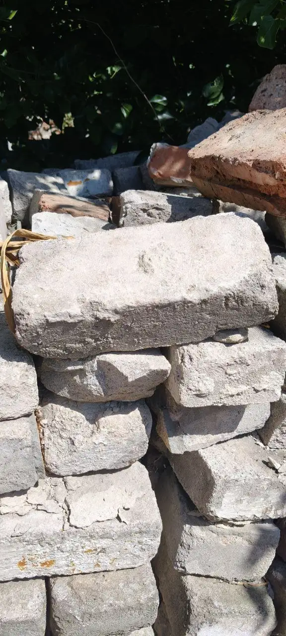 Продам б/у кирпич в Донецке - Строительные материалы (Для дома и дачи) в Донецк