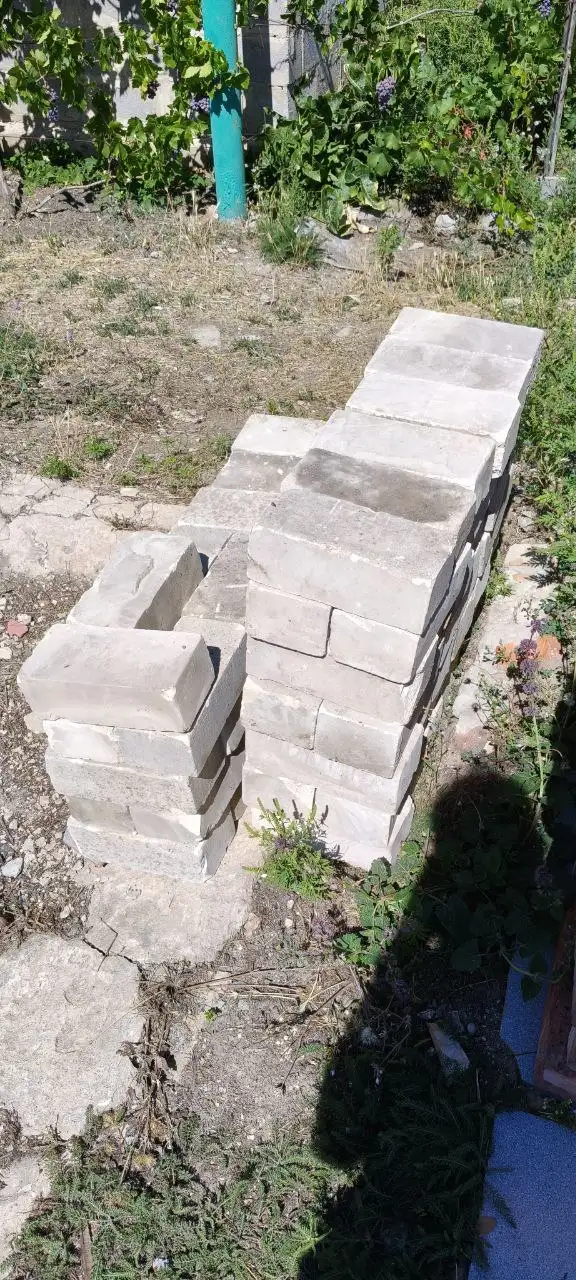 Продам б/у кирпич в Донецке - Строительные материалы (Для дома и дачи) в Донецк