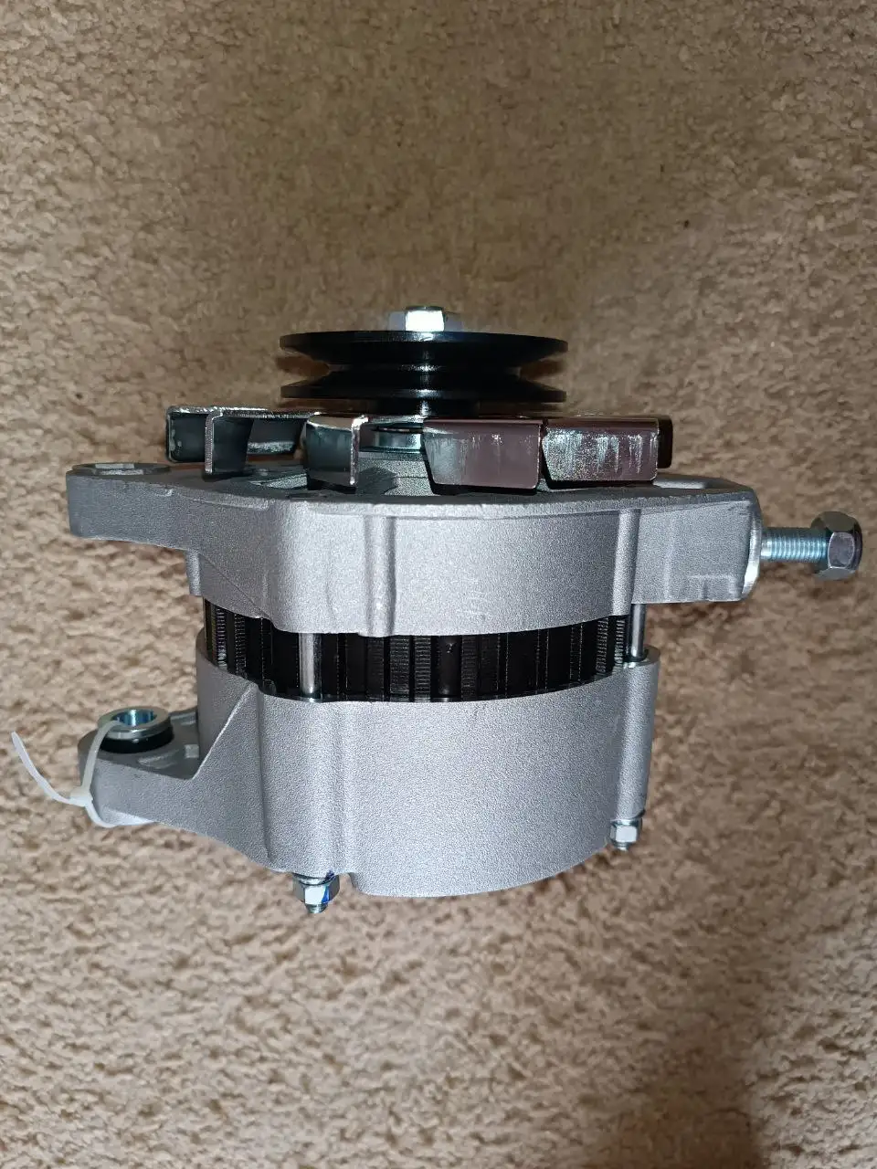 Продам генератор 100А на ВАЗ 2101-2107 - Автозапчасти (Запчасти) в Луганск