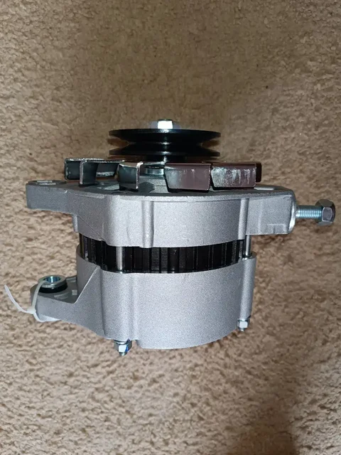 Продам генератор 100А на ВАЗ 2101-2107 - Запчасти в Луганск