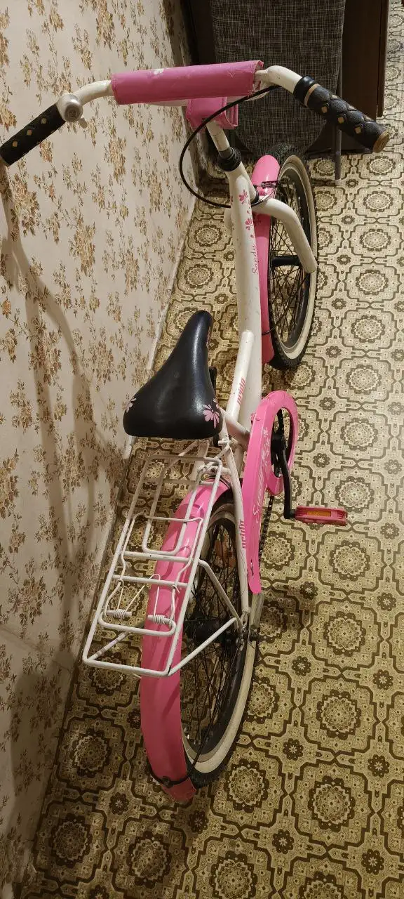 Продам велосипед с регулируемым рулем и сиденьем - Барахолка в Волноваха