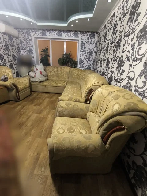 Продажа дивана и двух кресел - частное объявление в Ясиноватая