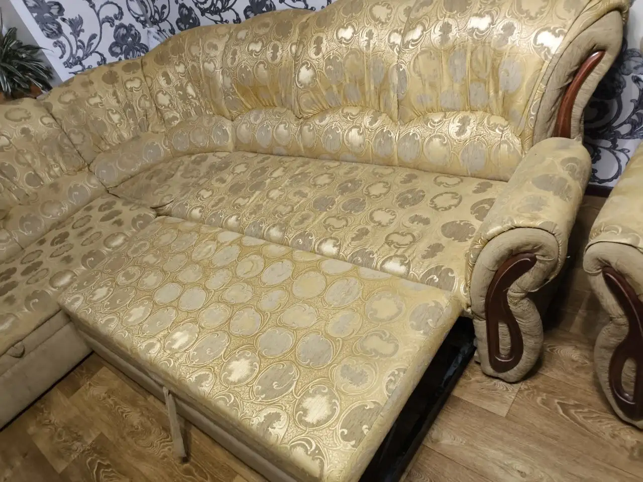 Продажа дивана и двух кресел - Мебель (Барахолка) в Ясиноватая