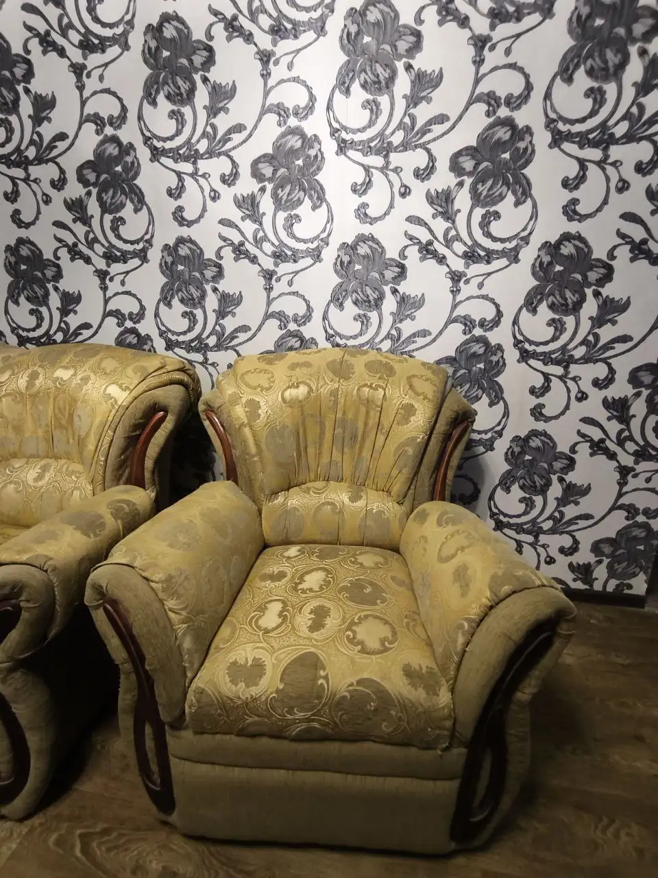 Продажа дивана и двух кресел - Мебель (Барахолка) в Ясиноватая