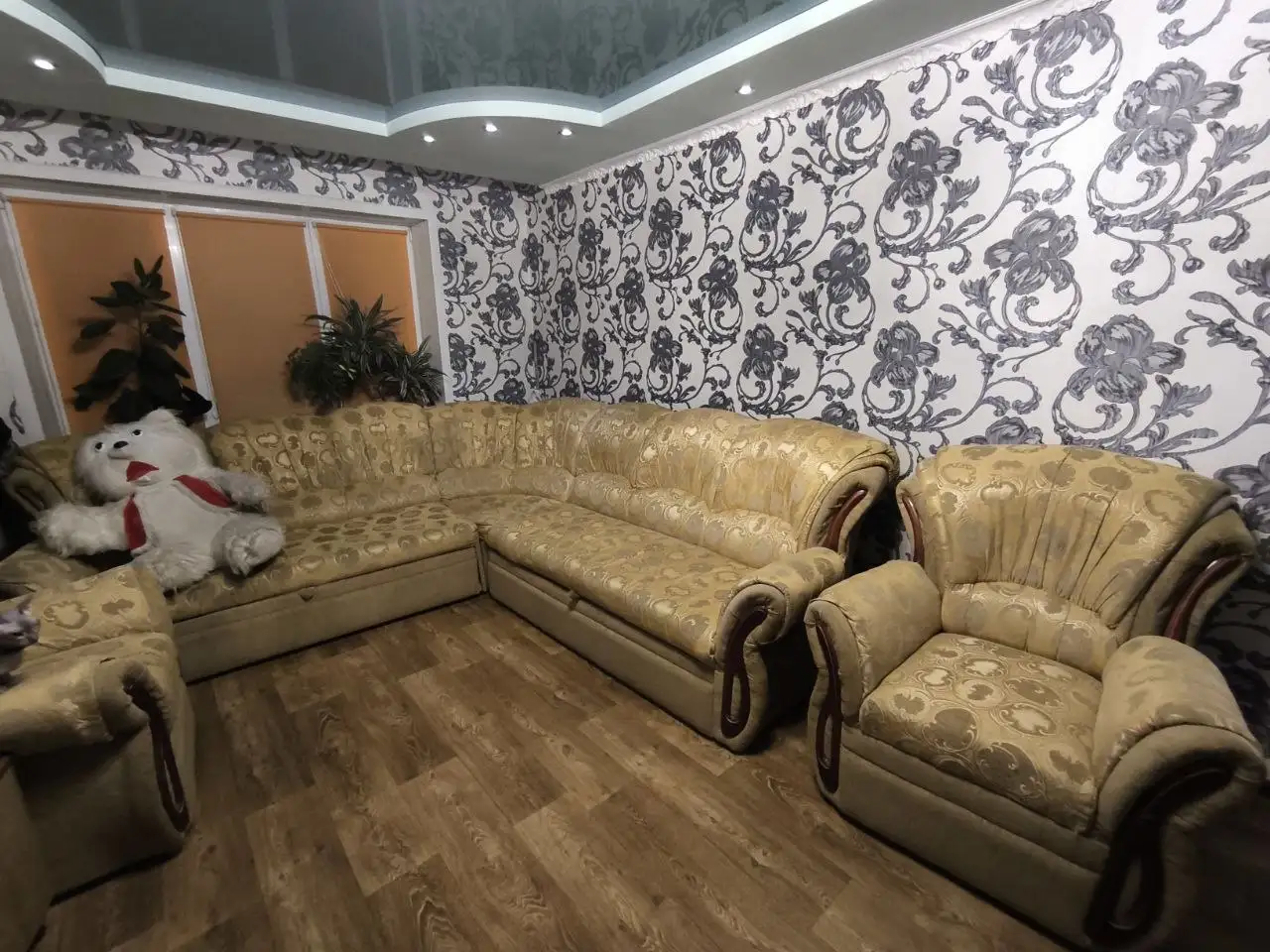 Продажа дивана и двух кресел - Мебель (Барахолка) в Ясиноватая