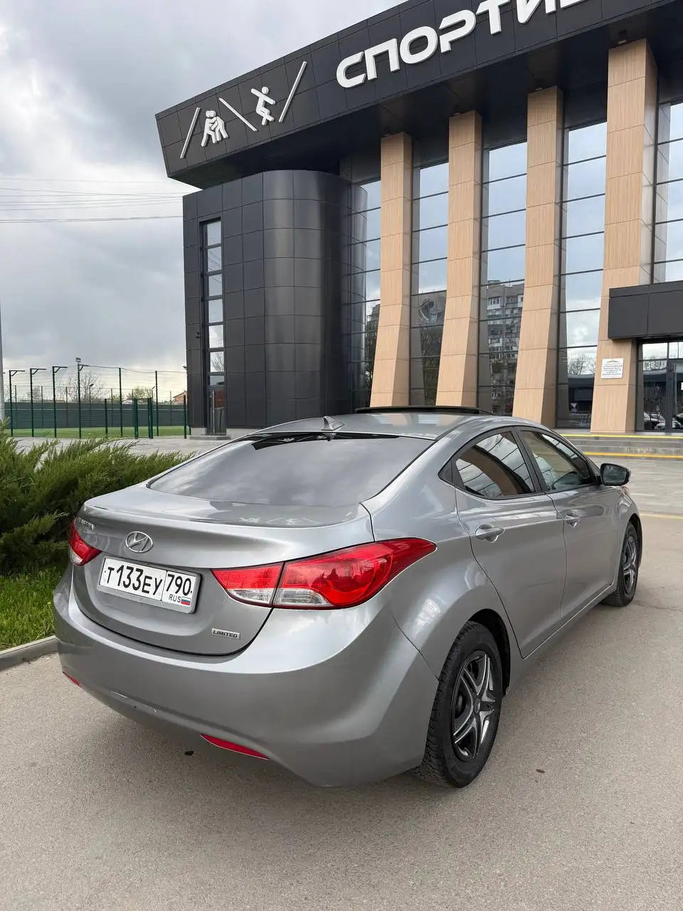 Hyundai Elantra 2011 - Легковые автомобили (Авто) в Мелитополь