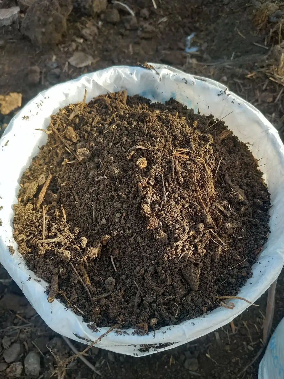 Вывоз строительного мусора и продажа материалов в Луганске - Грузоперевозки и вывоз мусора (Услуги) в Луганск