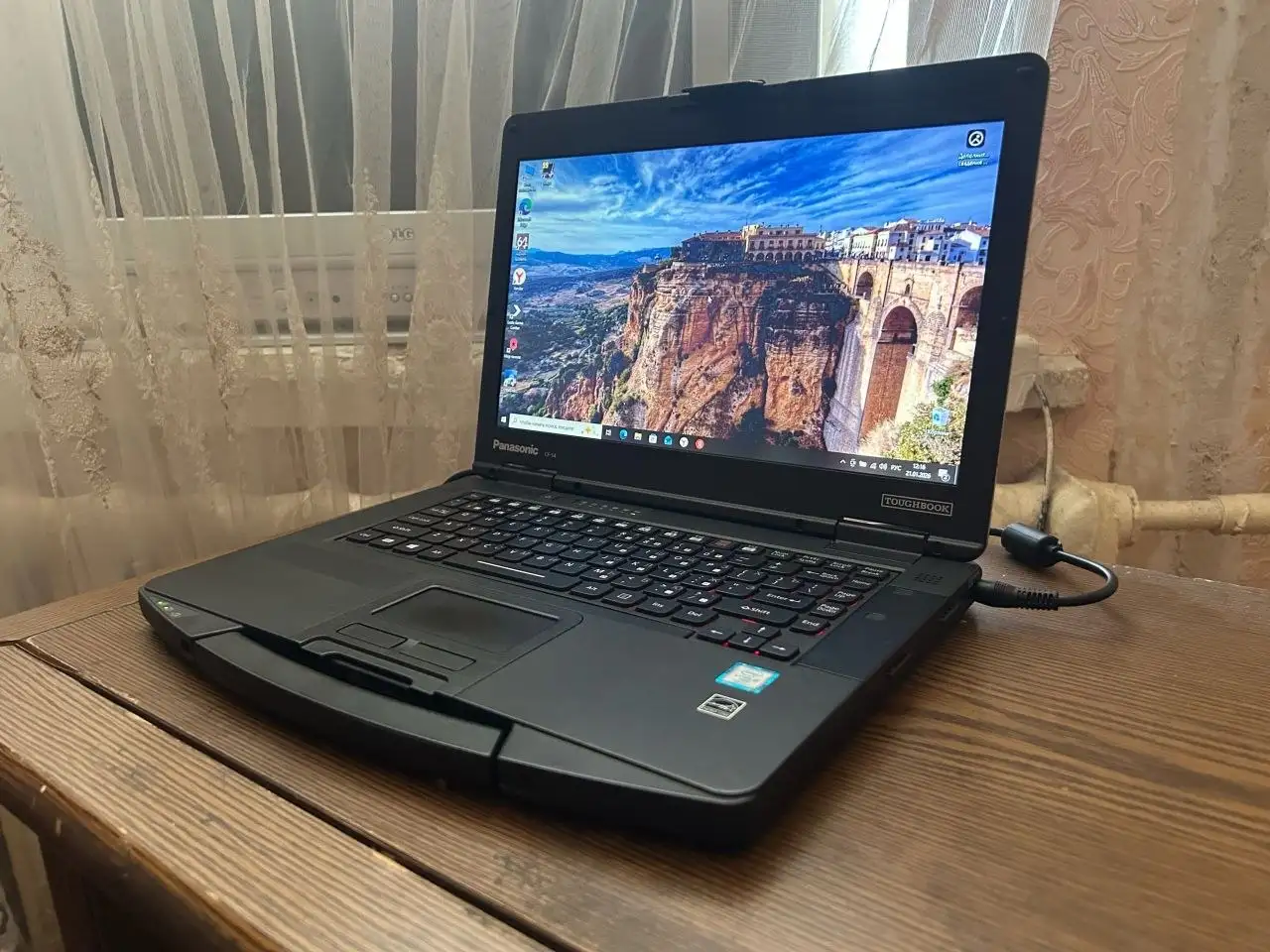 Продам ноутбук Panasonic защищенный противоударный - Ноутбуки (Электроника) в Енакиево