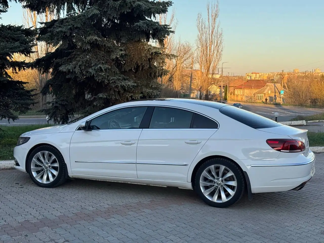 Продажа VW Passat CC 2014 года с пробегом 270000 км - Авто в Харцызск