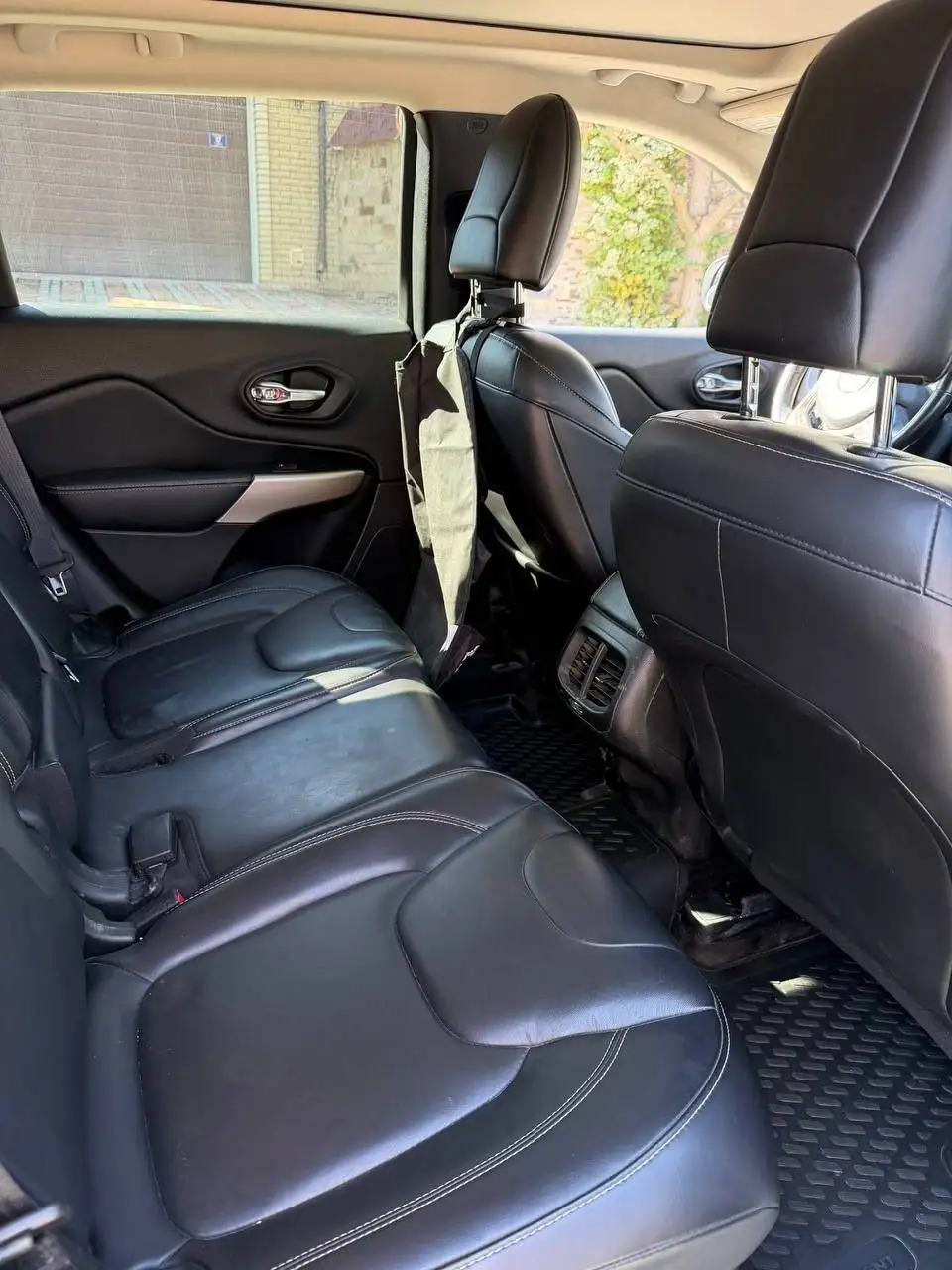 Продажа Jeep Cherokee Limited 2017 года - Авто в Краснодон