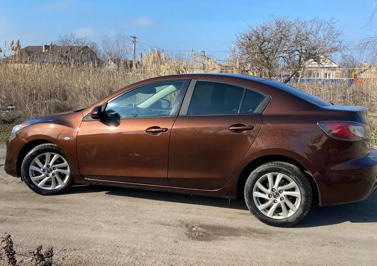 Продам автомобиль Mazda 3 2013 года - Легковые автомобили (Авто) в Мариуполь