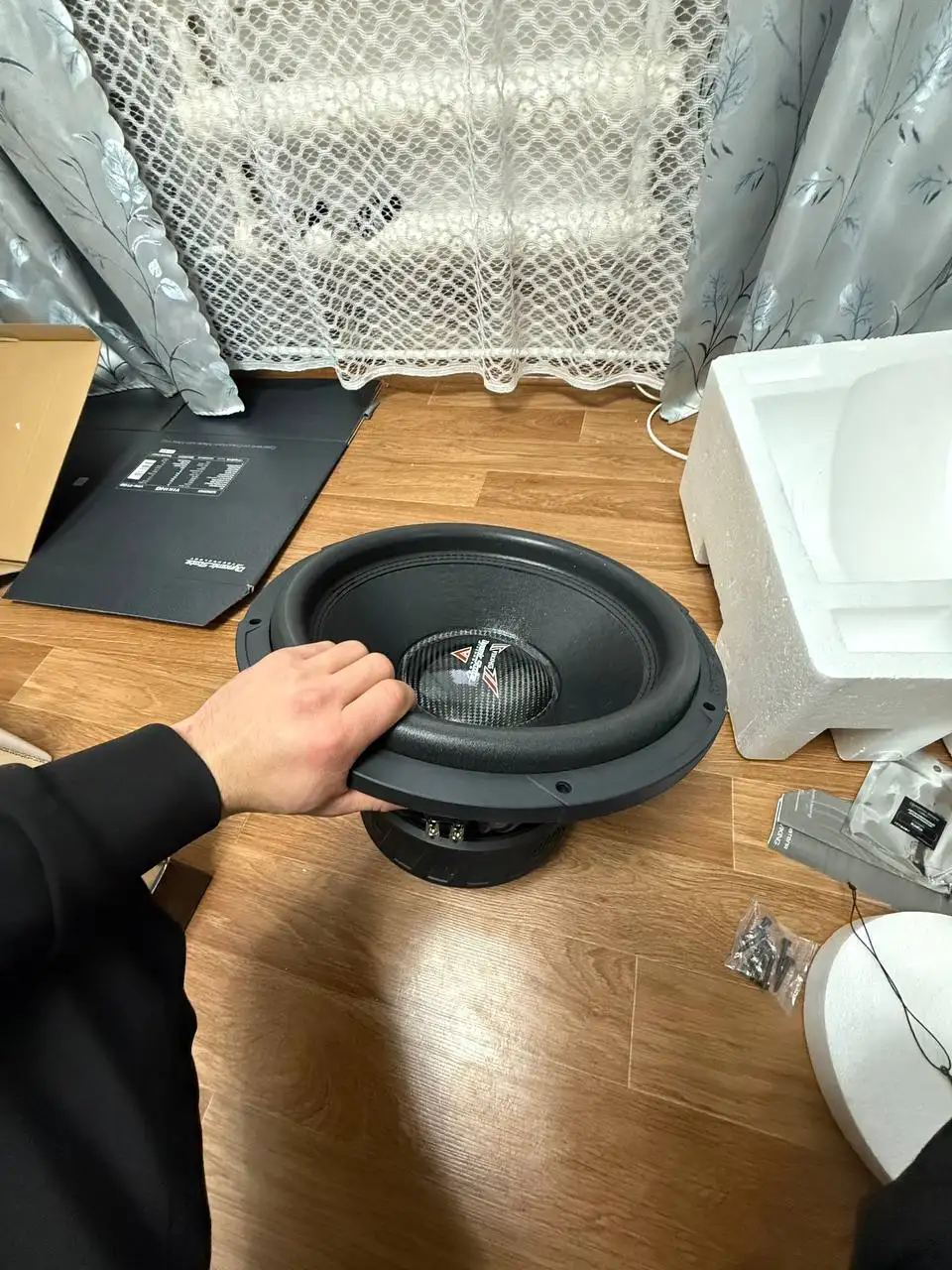 Продажа сабвуфера - Аудиотехника (Электроника) в Волноваха