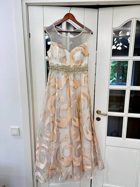 Продам платье размер 46-48 - Услуги мастера в Волноваха