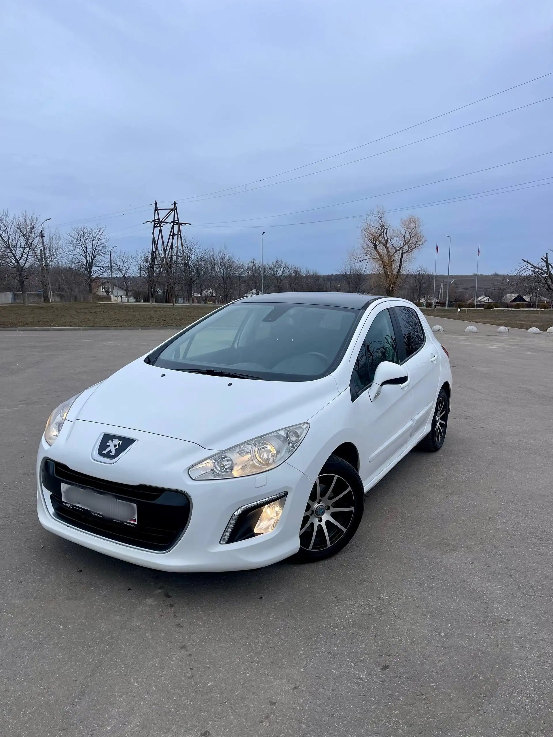 Peugeot 308 2011 года с автоматом в отличном состоянии - Легковые автомобили (Авто) в Краснодон