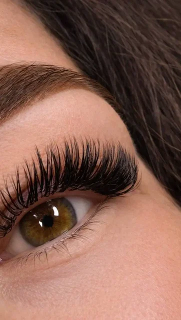 Услуги красоты: наращивание и ламинирование ресниц, оформление бровей - Средства для душа в Волноваха