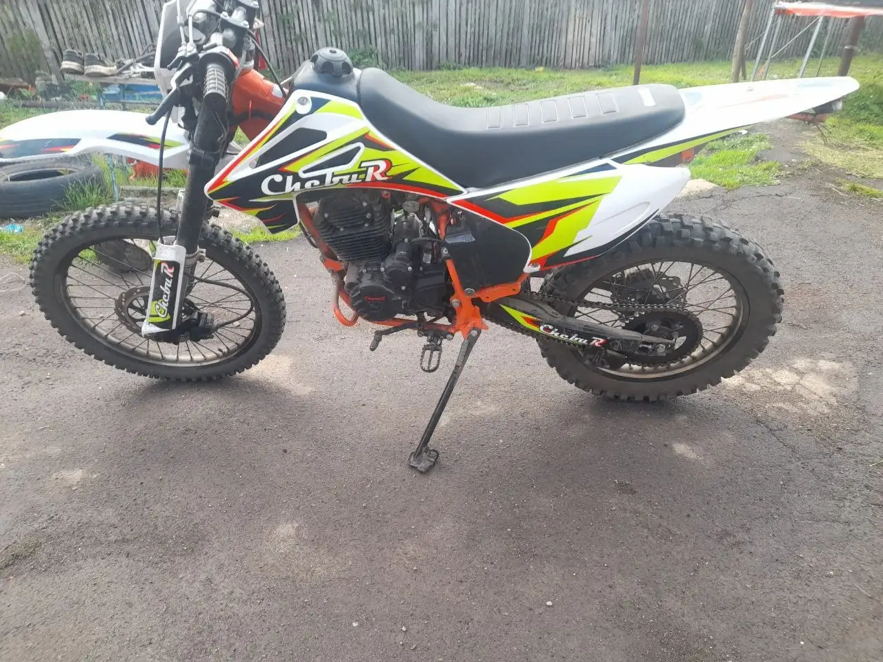 Продам эндуро 300 кубов - Запчасти в Волноваха