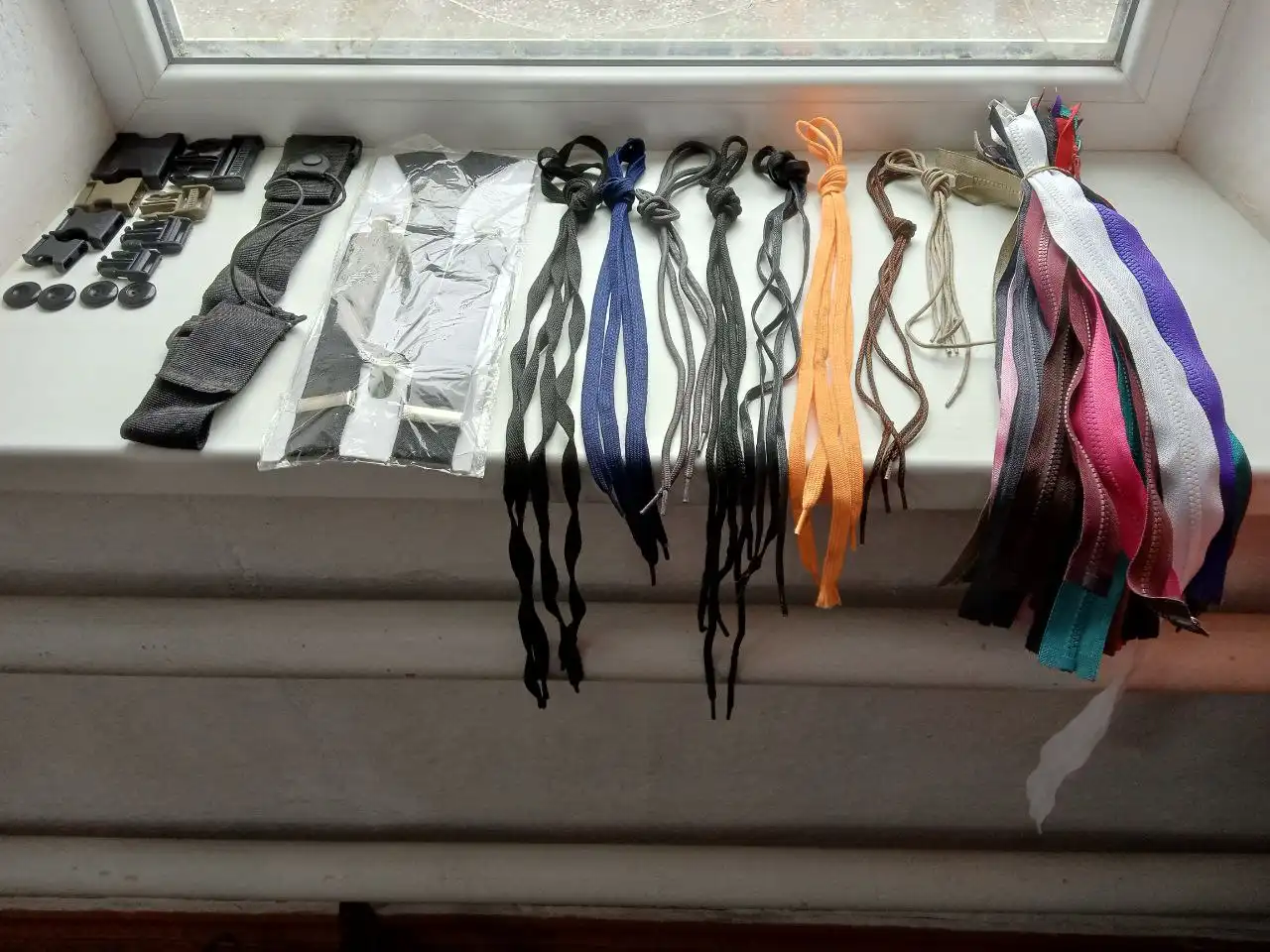 Продажа ремней и фурнитуры