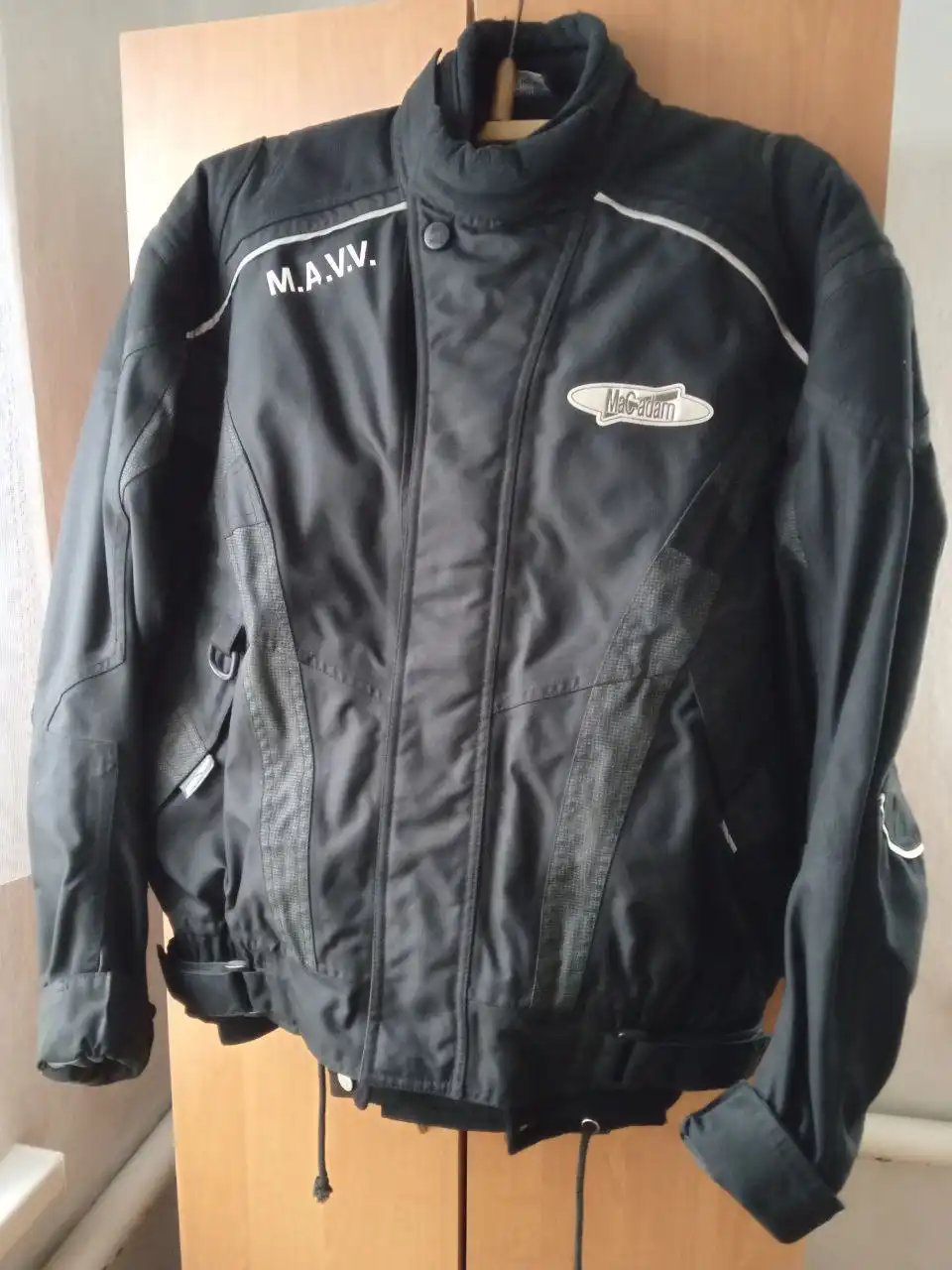 Продажа новой одежды и обуви