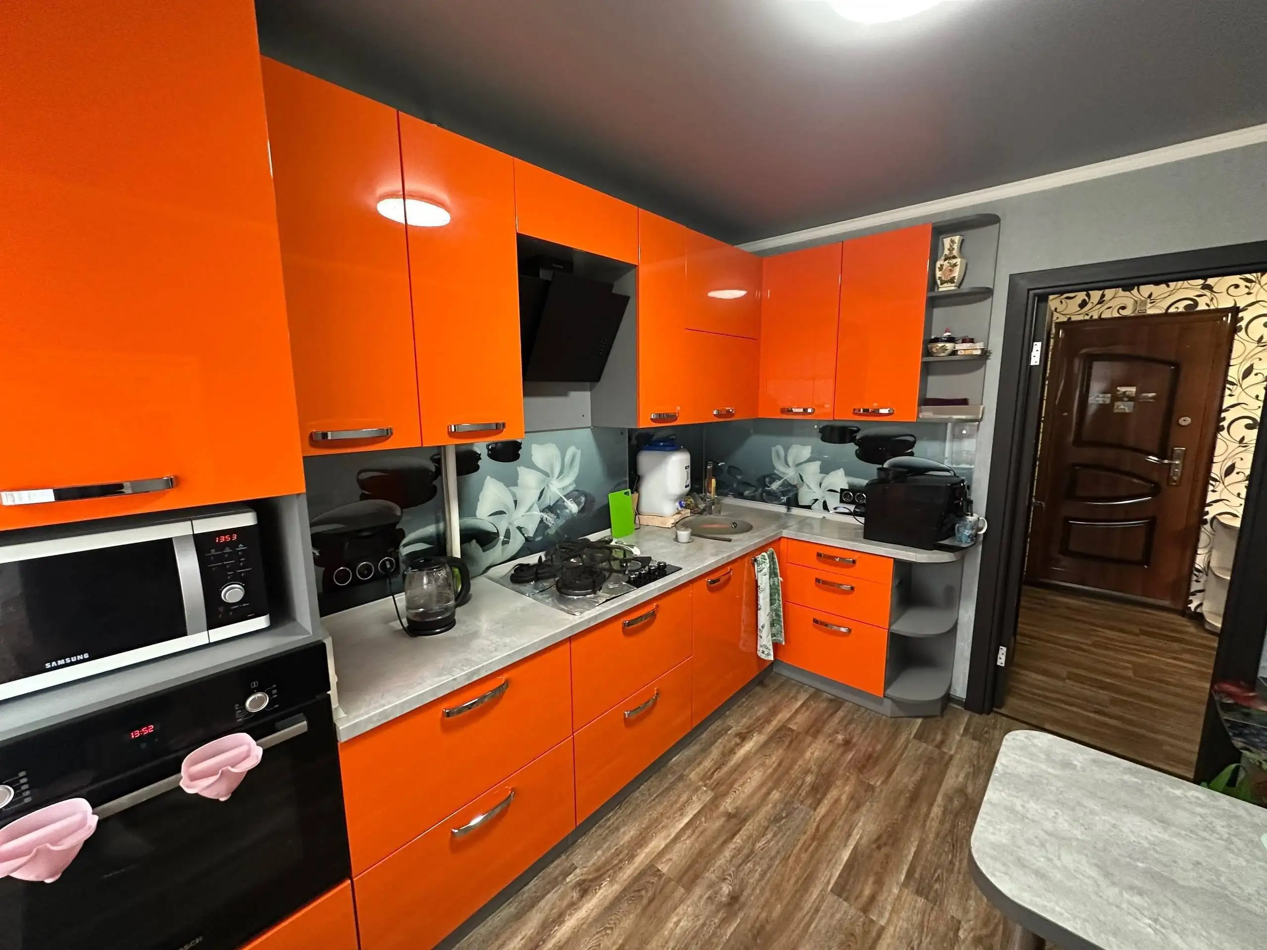 3-к квартира 69.5 м² с евроремонтом и гаражом в Мариуполе - Квартиры (Недвижимость) в Мариуполь