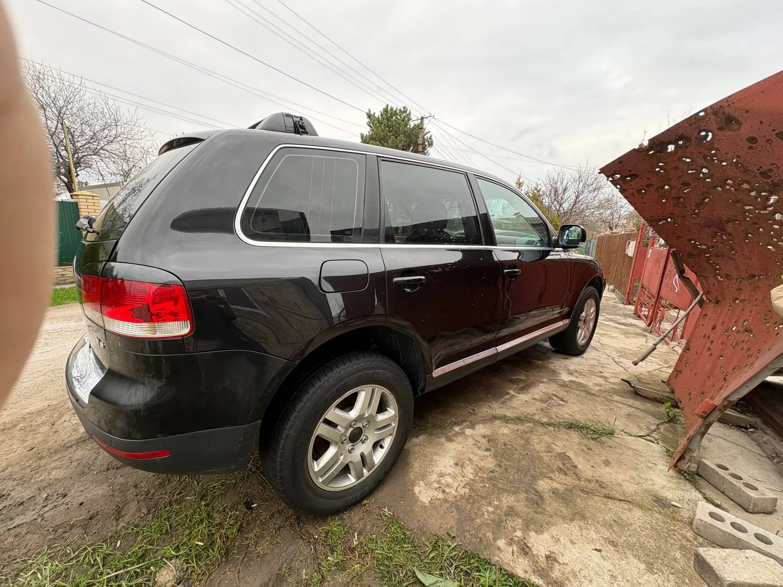 Volkswagen Touareg 2004 - Внедорожники (Авто) в Мариуполь