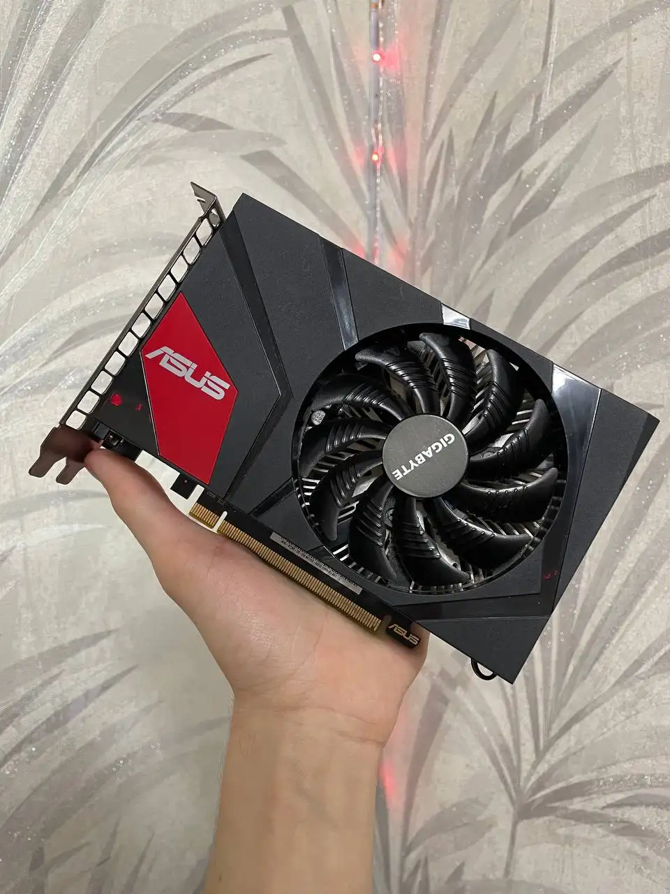 Видеокарта Radeon R7 360 2GB - Видеокарты (Электроника) в Луганск