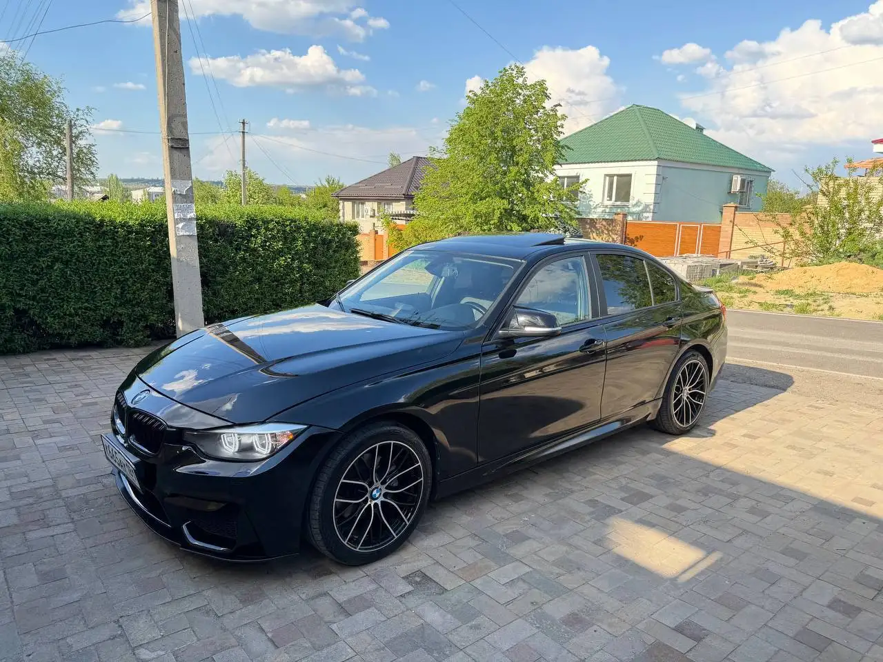 BMW F30 320i xDrive 2013 - Авто в Луганск