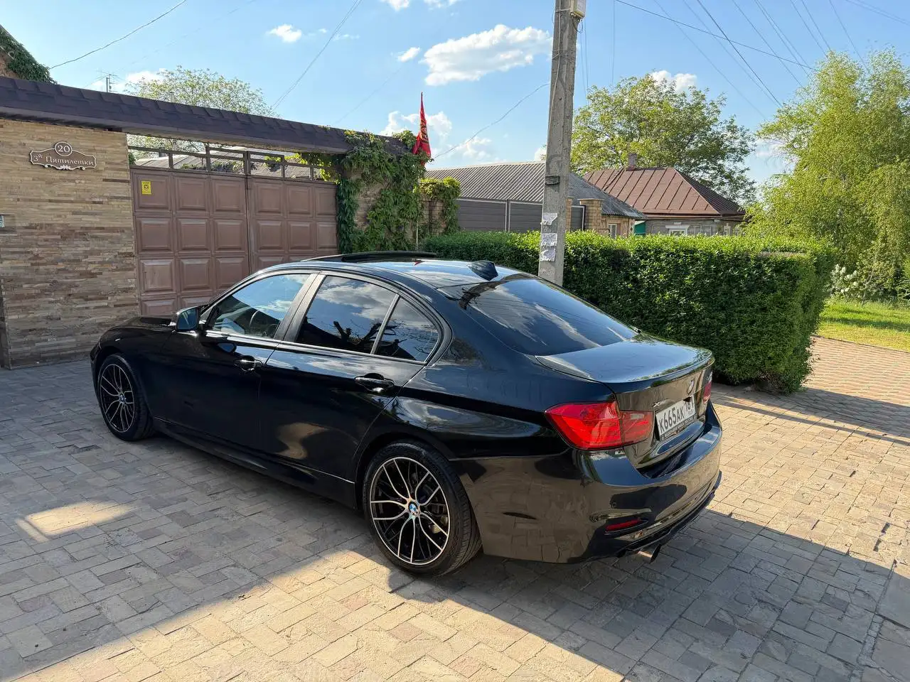 BMW F30 320i xDrive 2013 - Авто в Луганск