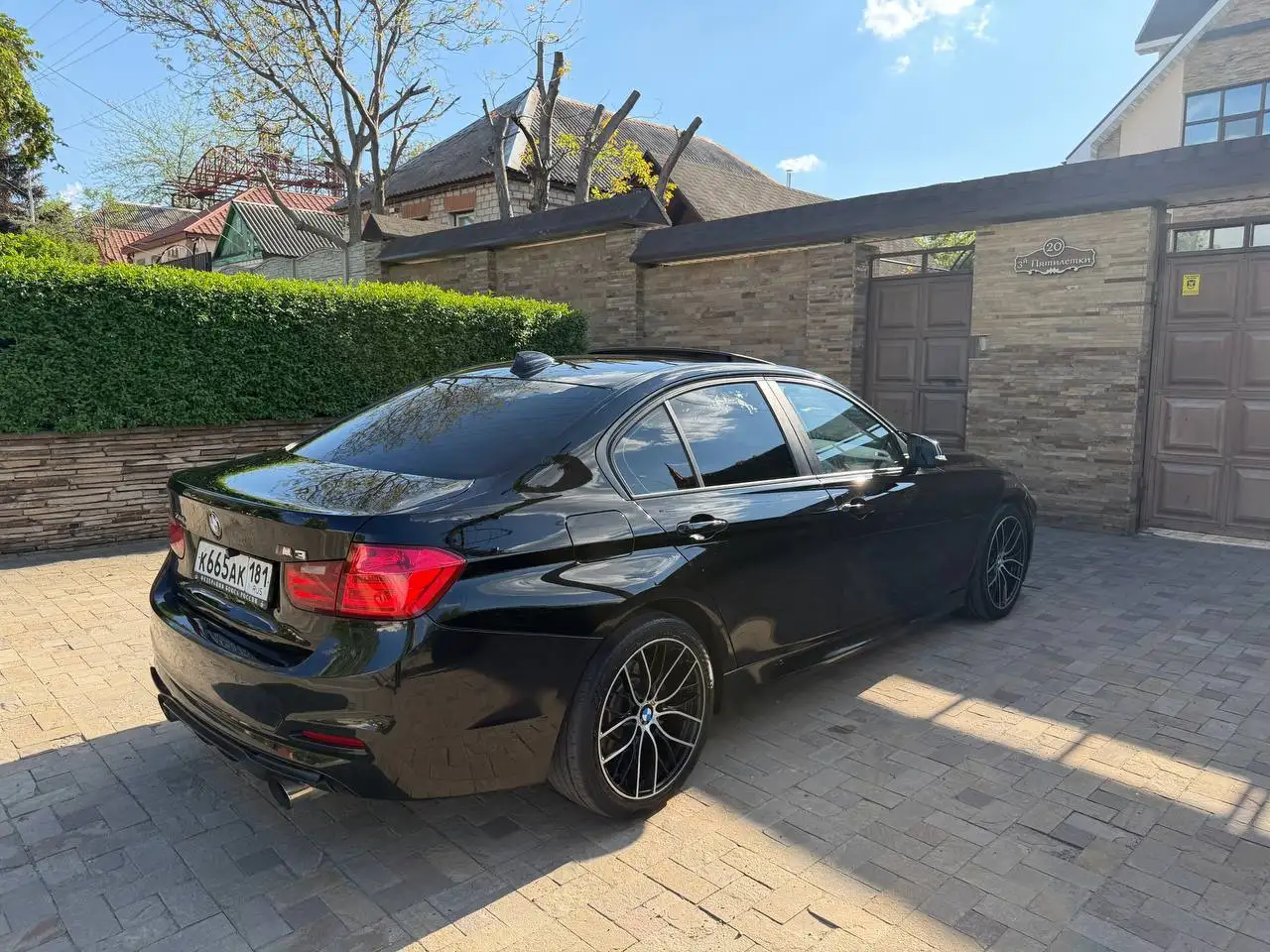 BMW F30 320i xDrive 2013 - Авто в Луганск